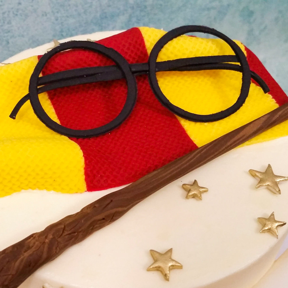 Harry Potter cake closeup